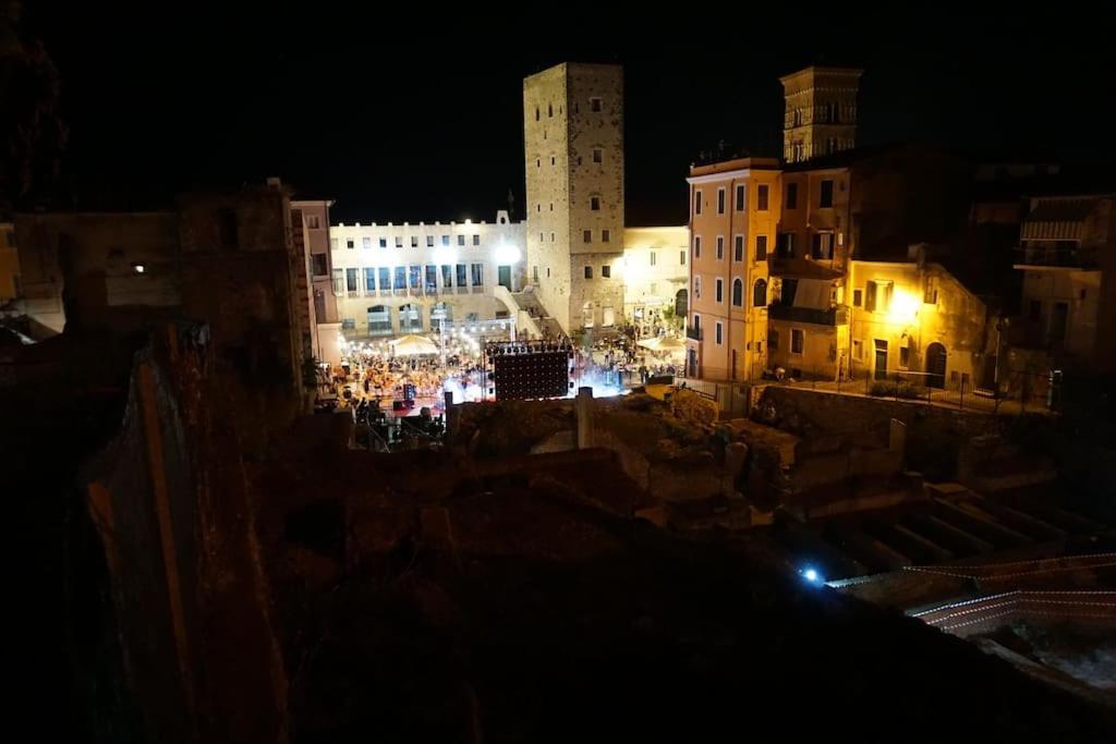 Casa Al Teatro Lejlighed Terracina Eksteriør billede
